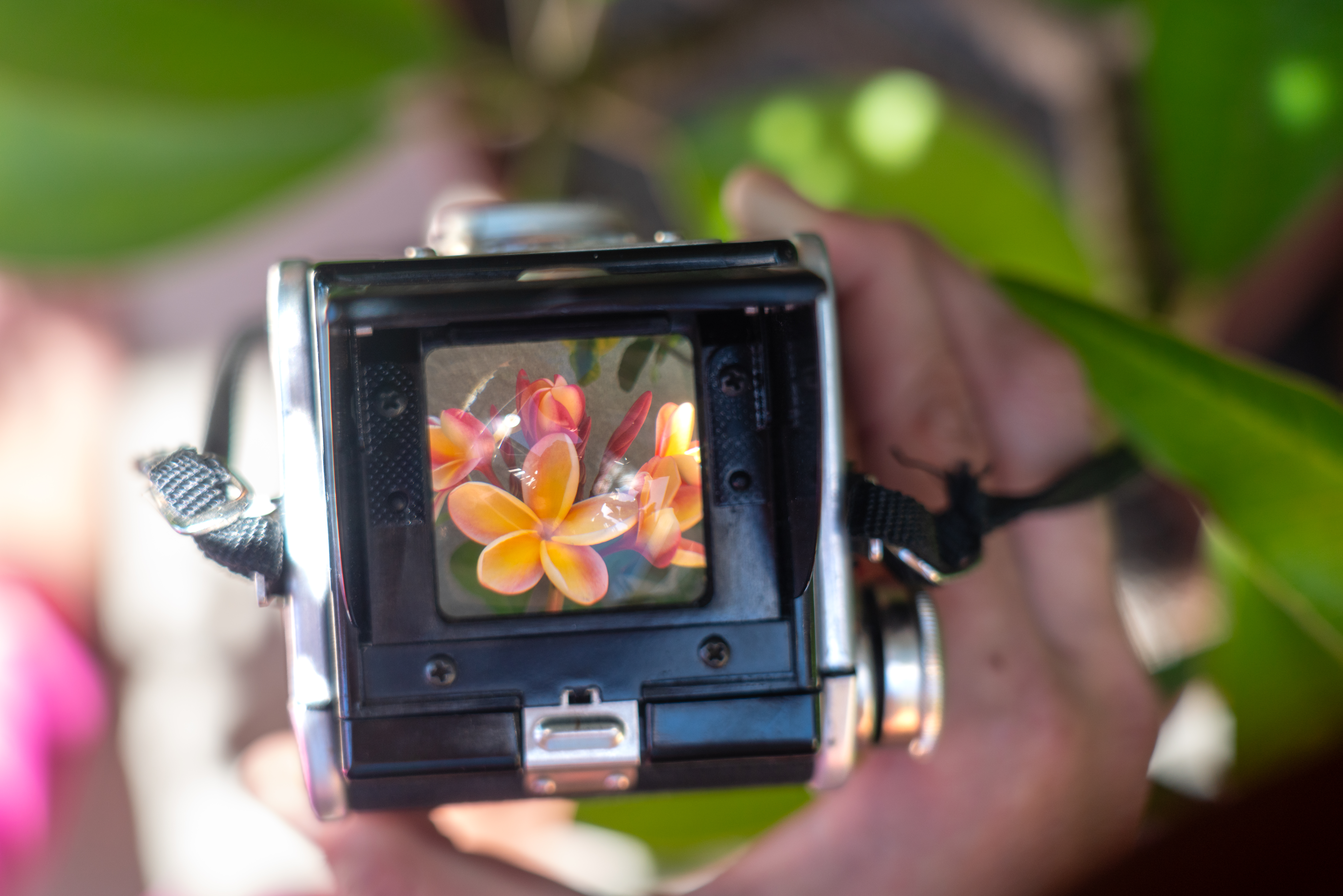 Top-down view of the Duaflex III waist-level bubble viewfinder