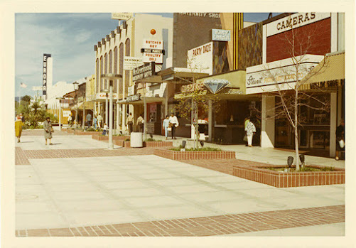 Third Street in 1970, when it was known as the Santa Monica Mall. Courtesy of the Santa Monica Public Library Image Archives.